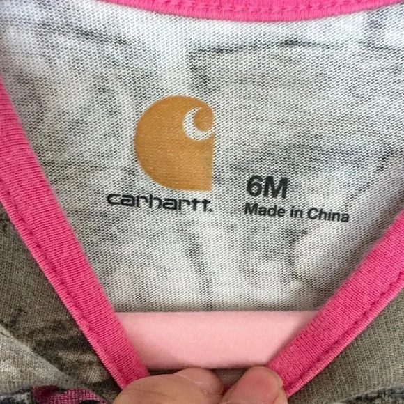 Carhartt Camo Snap Button Onsie Baby Girl Size 6 M‎ Baby Pink Camo 100% Cotton - Picture 3 of 10